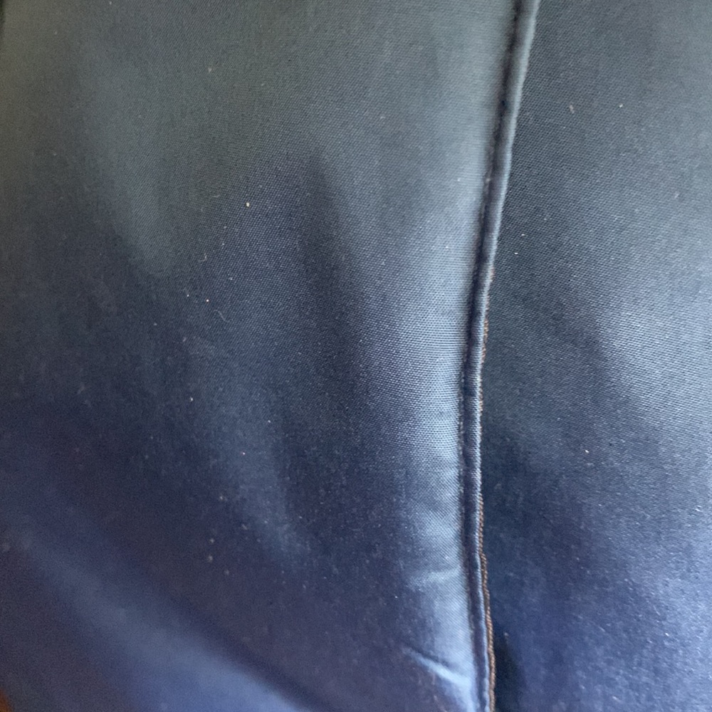 Mens puffer best with deep pockets on each side - Picture 5 of 8